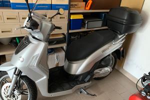 Kimco People 200 i