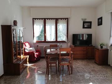  Sala da pranzo completa in noce