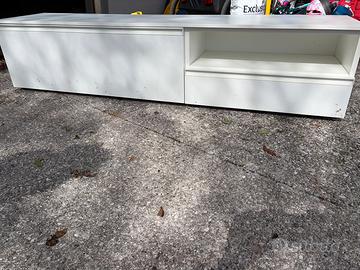 Mobile bianco