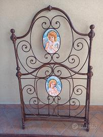 Letto in ferro battuto fine '800 con ovali dipinti