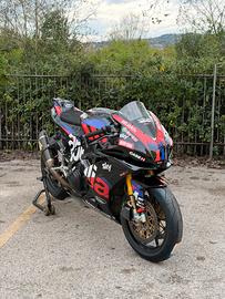 Aprilia Rsv4
