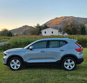 VOLVO XC40 B3 mild hybrid