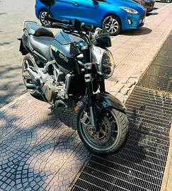 Aprilia mana 850
