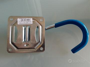 Gancio per appendere la bici al muro 