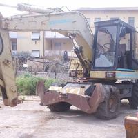 Escavatore usato Gommato HYDROMACH HG85 Turbo