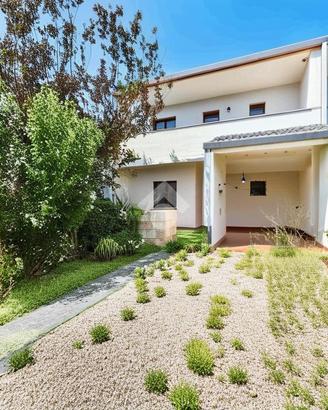 VILLA A SCHIERA A SAN GIOVANNI AL NATISONE