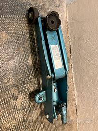 Cric  idraulico a carrello