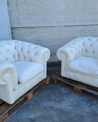 Poltrone chesterfield bianche in pelle