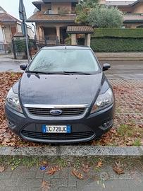 Ford focus benzina/GPL 2010