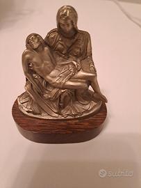Statuetta della Pietà di Michelangelo 