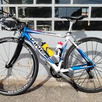 bici corsa in alluminio