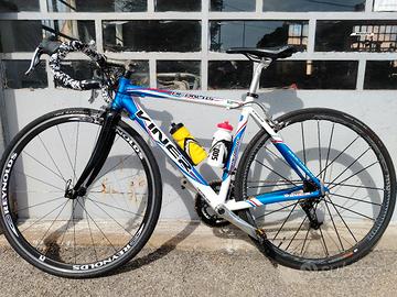 bici corsa in alluminio