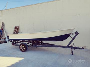 Barca 4 mt + motore Mariner 15 cavalli + carrello