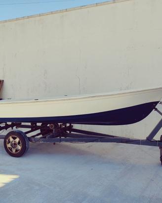 Barca 4 mt + motore Mariner 15 cavalli + carrello
