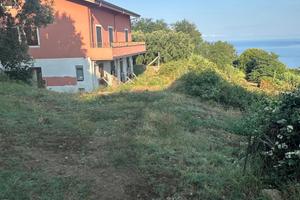 Terreno con fabbricato