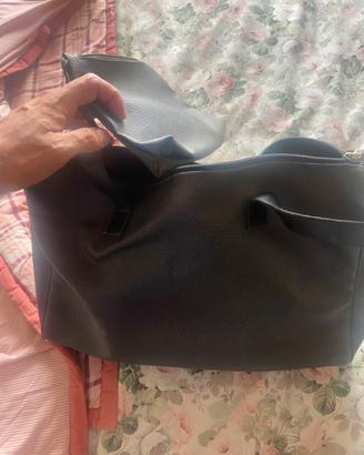 Borsa Borbonese in pelle martellata nera