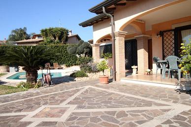 VILLA SINGOLA A POMEZIA