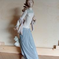 statua Lladro ragazza con i fiori 