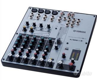 MIXER  YAMAHA    MW 8 CX
