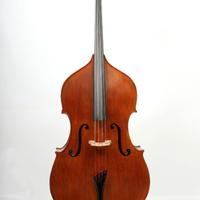 Contrabbasso dell'est con custodia inclusa