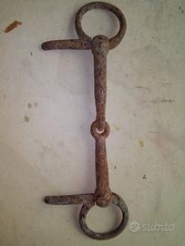 Antico morso per cavalli epoca 800 forgiato a mano