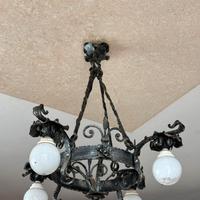 Lampadario in ferro battuto