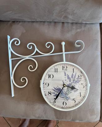 Orologio stazione con decoro lavanda