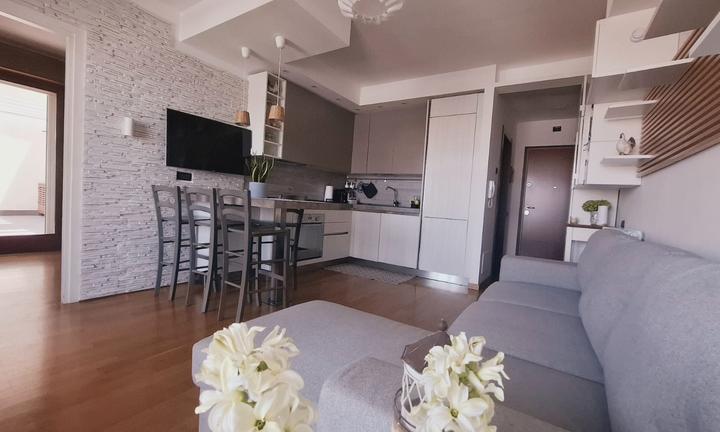 Attico bilocale moderno con terrazzo - ROMA