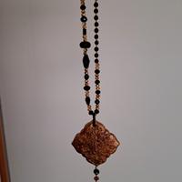 Collana perline lunga con pendente 