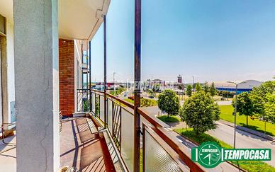 quadrilocale con doppi servizi in pista