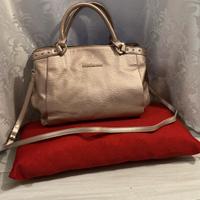 borsa con tracolla.