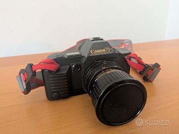 fotocamera analogica + obiettivi e accessori