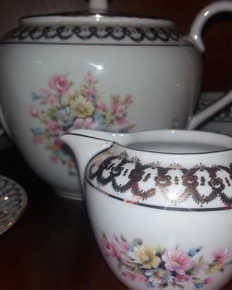 Servizio fa te in porcellana 