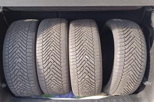 GOMME MOMO 205/45 R17 88W