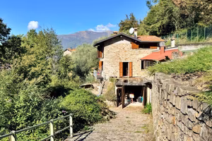 CASA INDIPENDENTE A BELLANO