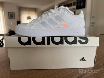 Adidas grand court