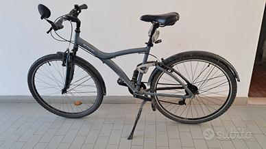 Bici trekking con amm BTWIN Original 900 E + varie