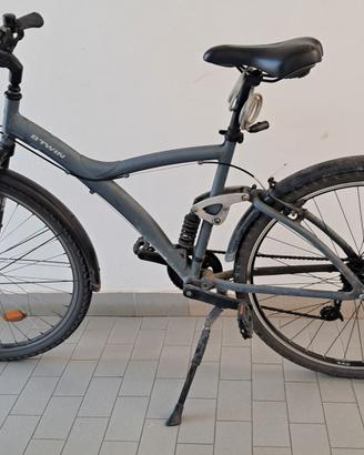 Bici trekking con amm BTWIN Original 900 E + varie