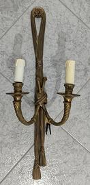 Applique Elegante in Ottone - Design a Torcia e Co