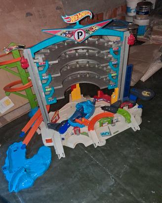 mega garage hotweels
