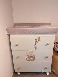 Culla e fasciatoio e accessori