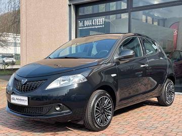 Lancia Ypsilon 1.0 FireFly 5 porte S&S Hybrid Oro