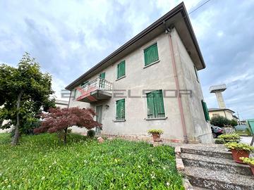 BOSCOCHIARO - VILLA SINGOLA CON DEPENDANCE E MAGAZ