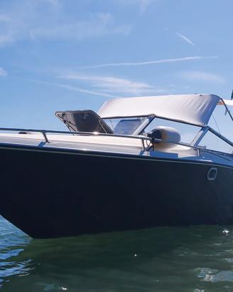 Acquaviva 23 Boomerang - Cabinato Bi-Motore Volvo