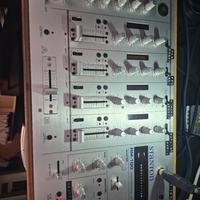 mixer Stanton RM-100