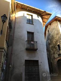 Appartamento di 135 m² con più di 5 locali a Asso