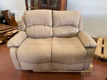 divano due posti reclinabile