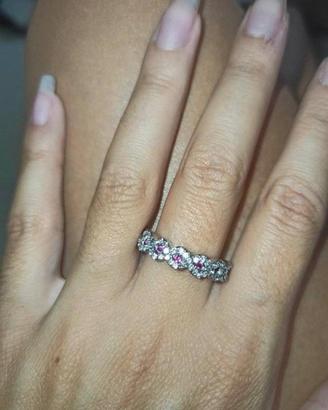 Anello con brillantini