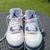 AIR JORDAN 4