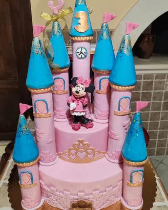 Torta scenografica Minnie 